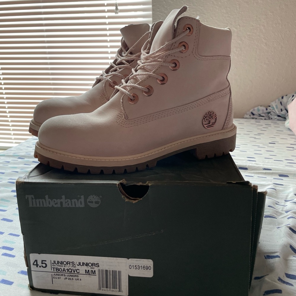 Rose 🌹 gold timberlands